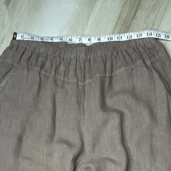 . Match Point Linen Gathered Hem Lagenlook Pant in mocha - Picture 5 of 5